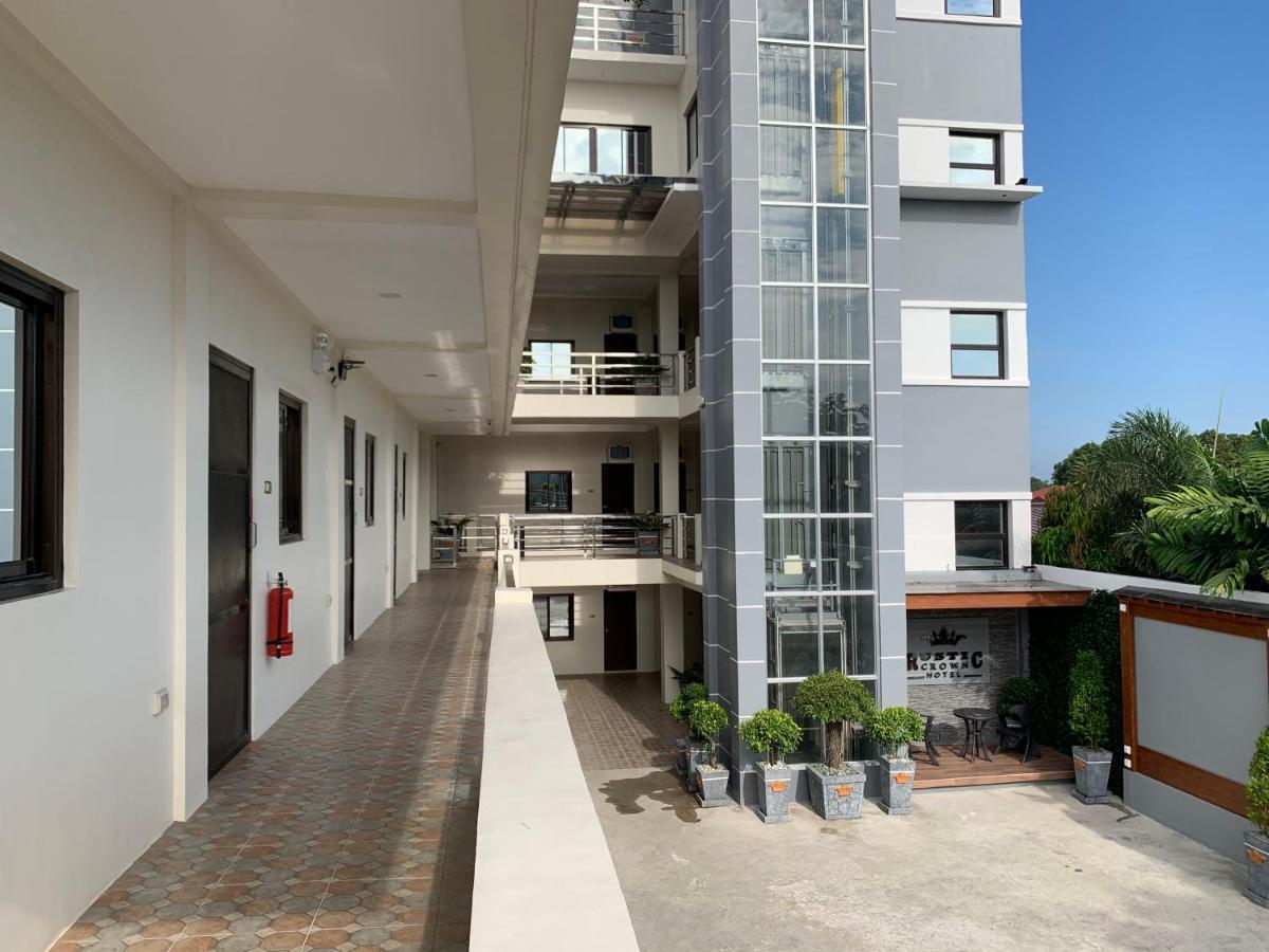Hotel Rustic Crown Alaminos