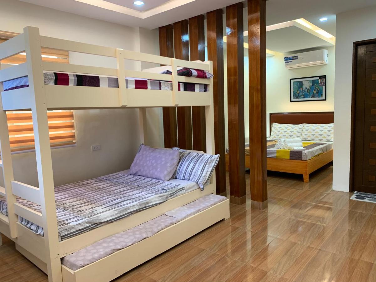 Hotel Rustic Crown *